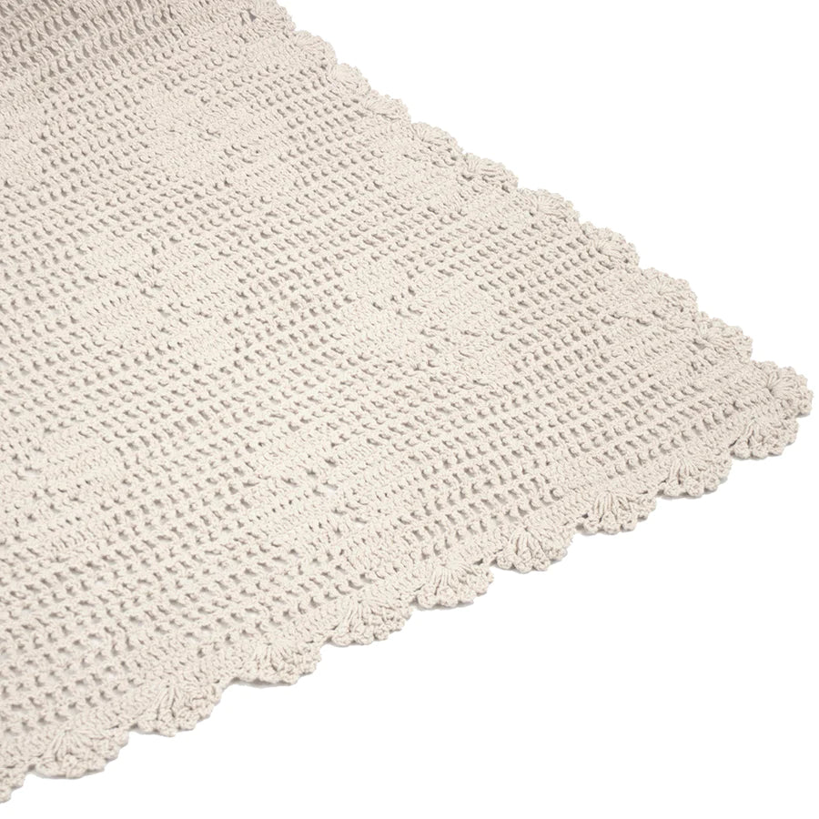 Add texture and pattern to your bed or sofa with the floral crochet pattern in ivory on the Callistra Throw measuring 130cm x 180cm. 