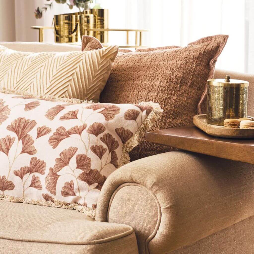 Style her on her own or with other scatter cushions, the cream Chevvy Cushion with a chevron pattern, measuring 50cm square to style your bed or sofa.