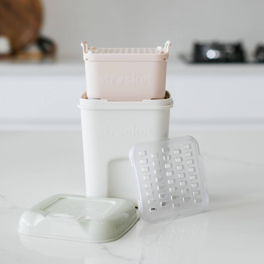 The Strucket Teenie Starter Pack in cool grey with grater