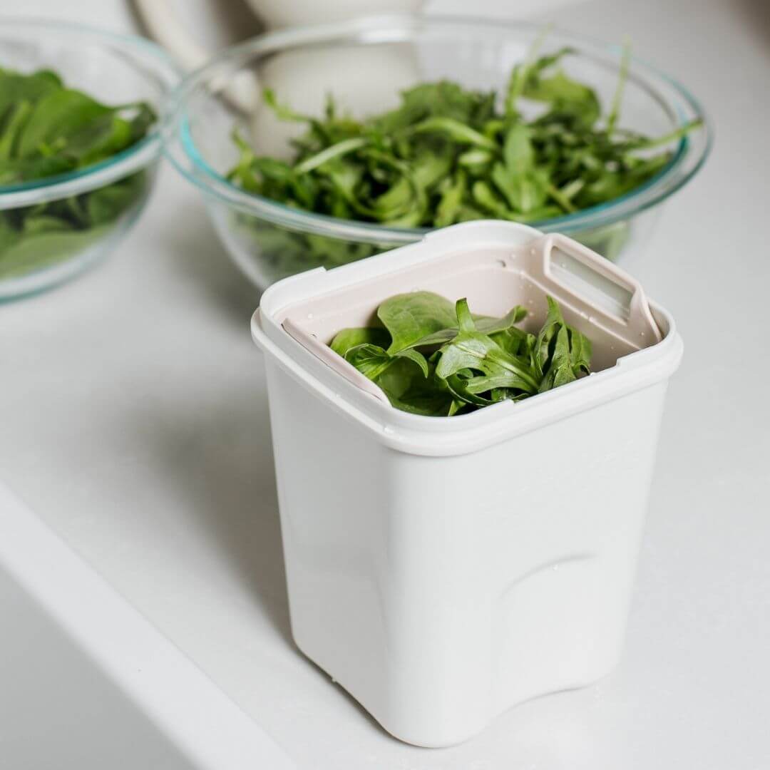 The Strucket Teenie Starter Pack in Light Green and Cool Grey  to clean and store salad and spinach baby leaves
