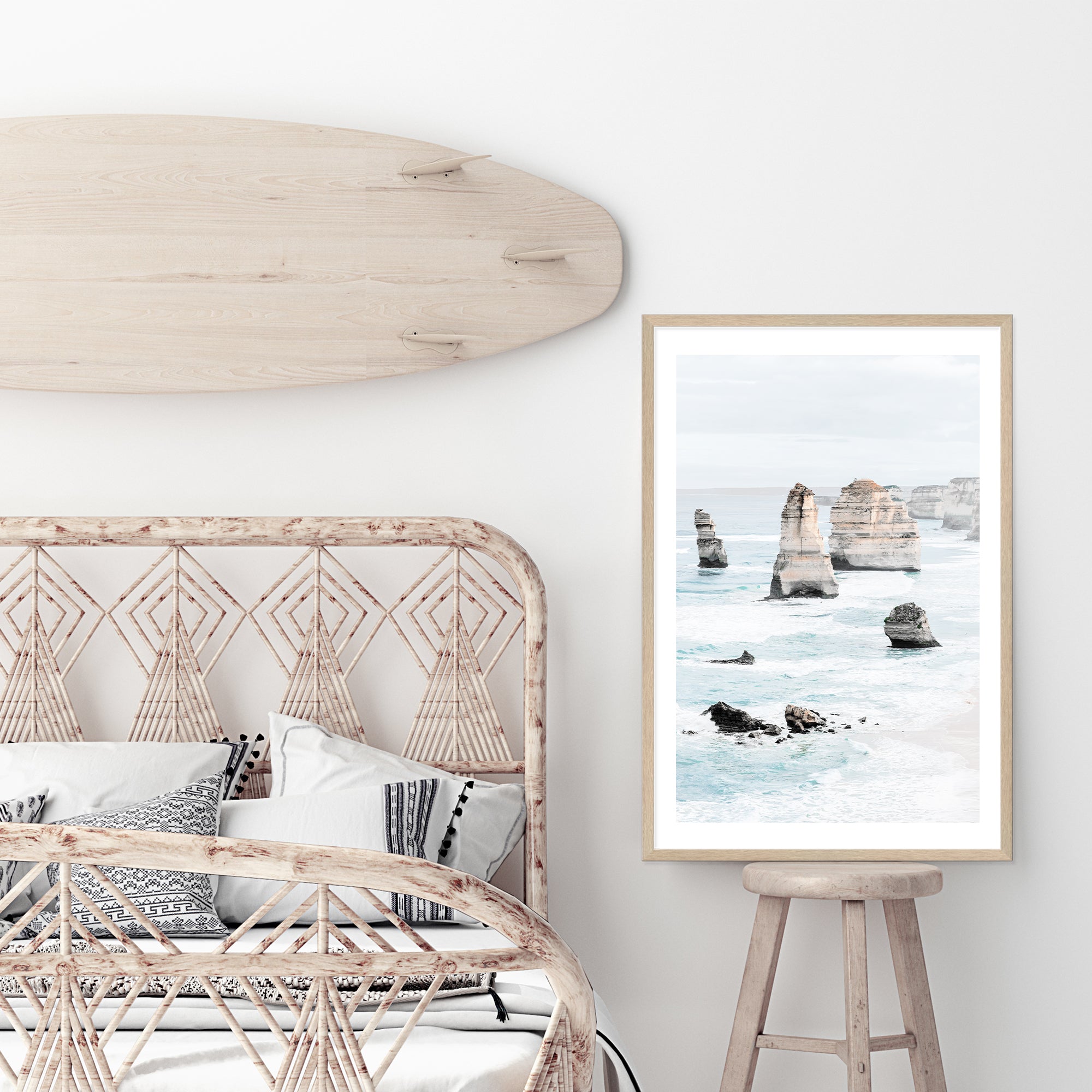 A stunning artwork of the Australian Coast line from the Great Ocean Road, this art print features the Twelve Apostles B. 